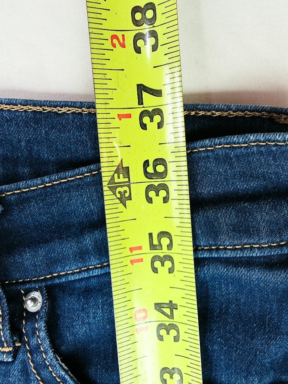 Levi's 315 Shaping Bootcut Womens Sizr 26X30 Blue Denim 5 Pocket Logo Tag Jeans - Picture 9 of 13